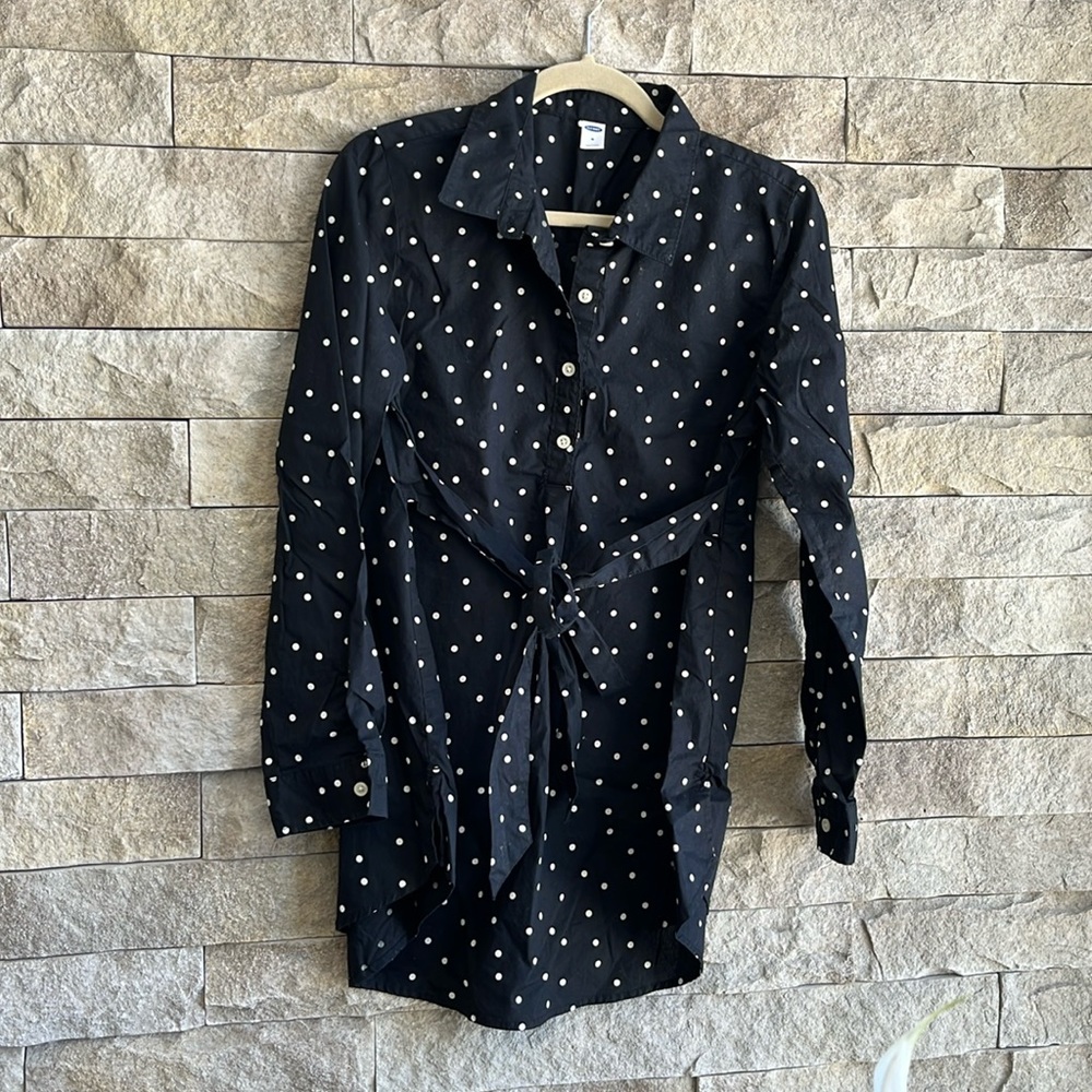 *MATERNITY* polka dot dress shirt